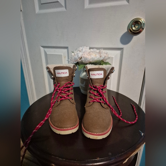Nautica Tan Boots with Pink Laces - Picture 7 of 7
